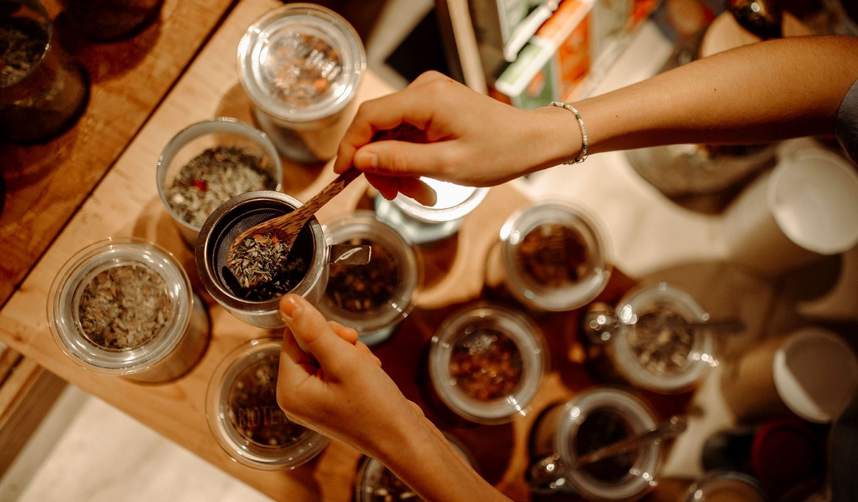 Teeauswahl loser Tees aus der Region