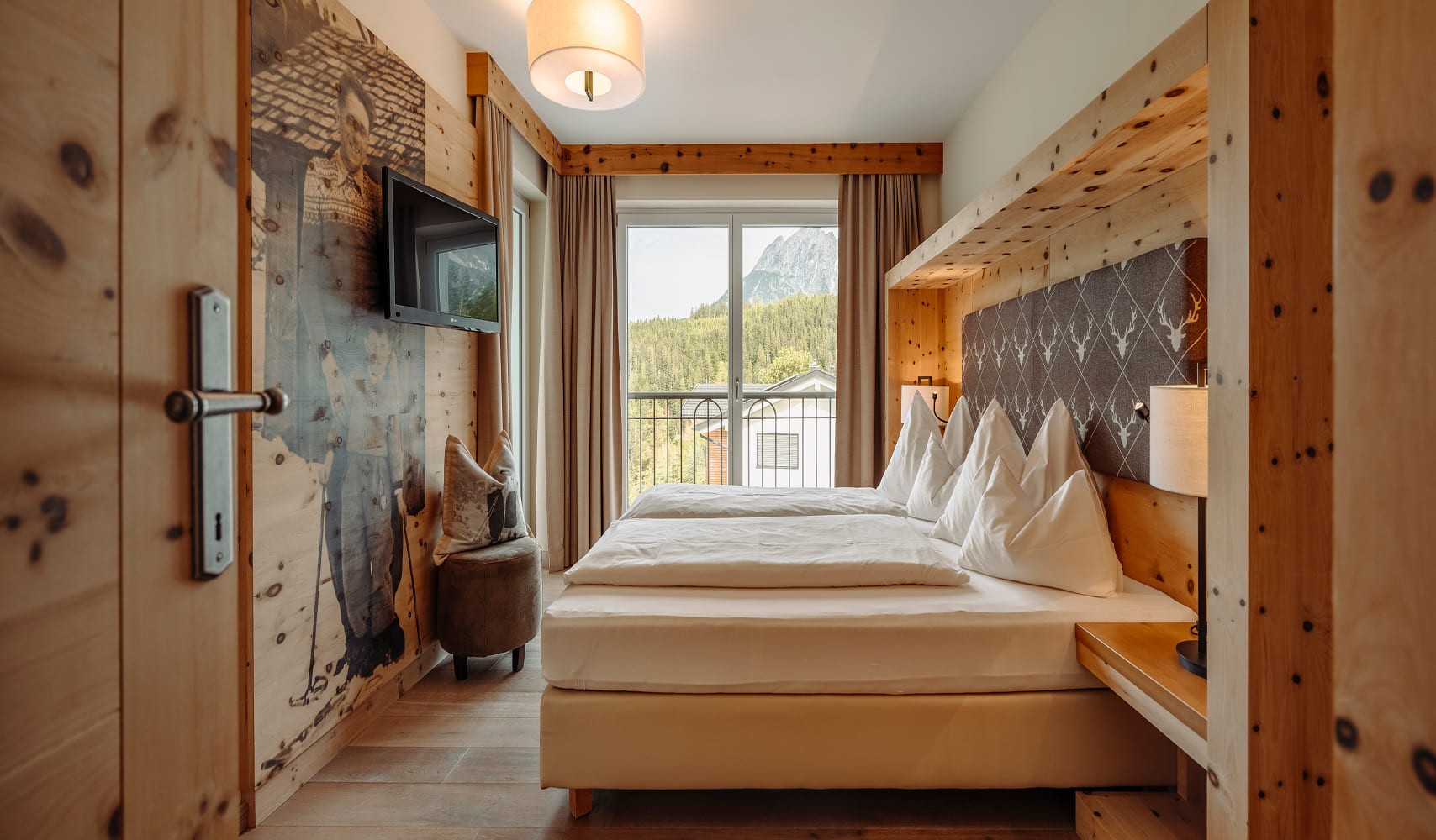 Zimmeransicht mit Ausblick in's Grüne