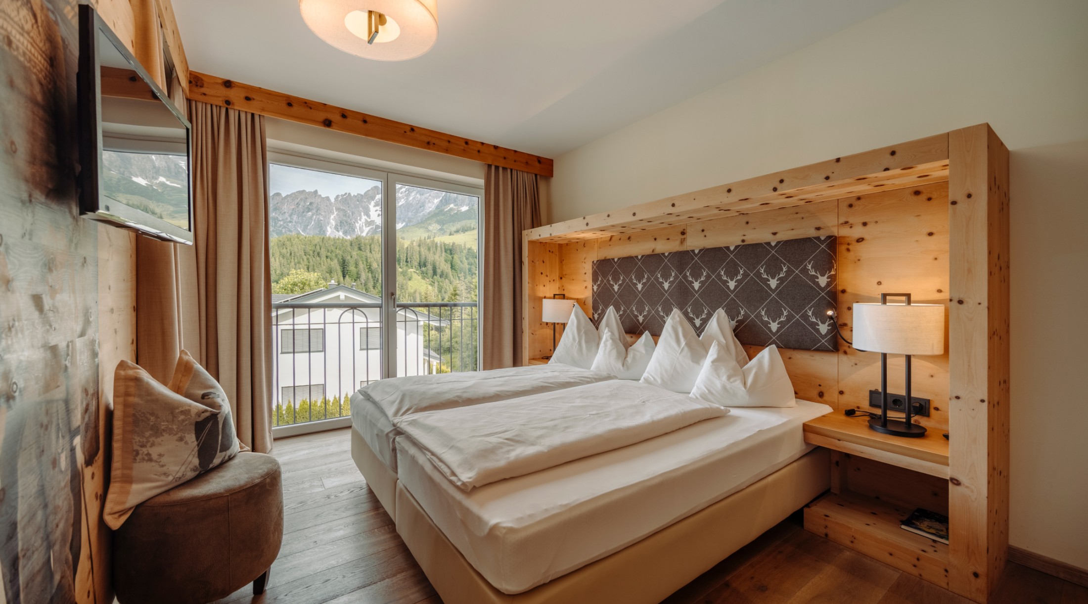 Helles, gemütliches Doppelzimmer in der Bergheimat mit Ausblick auf die Berge