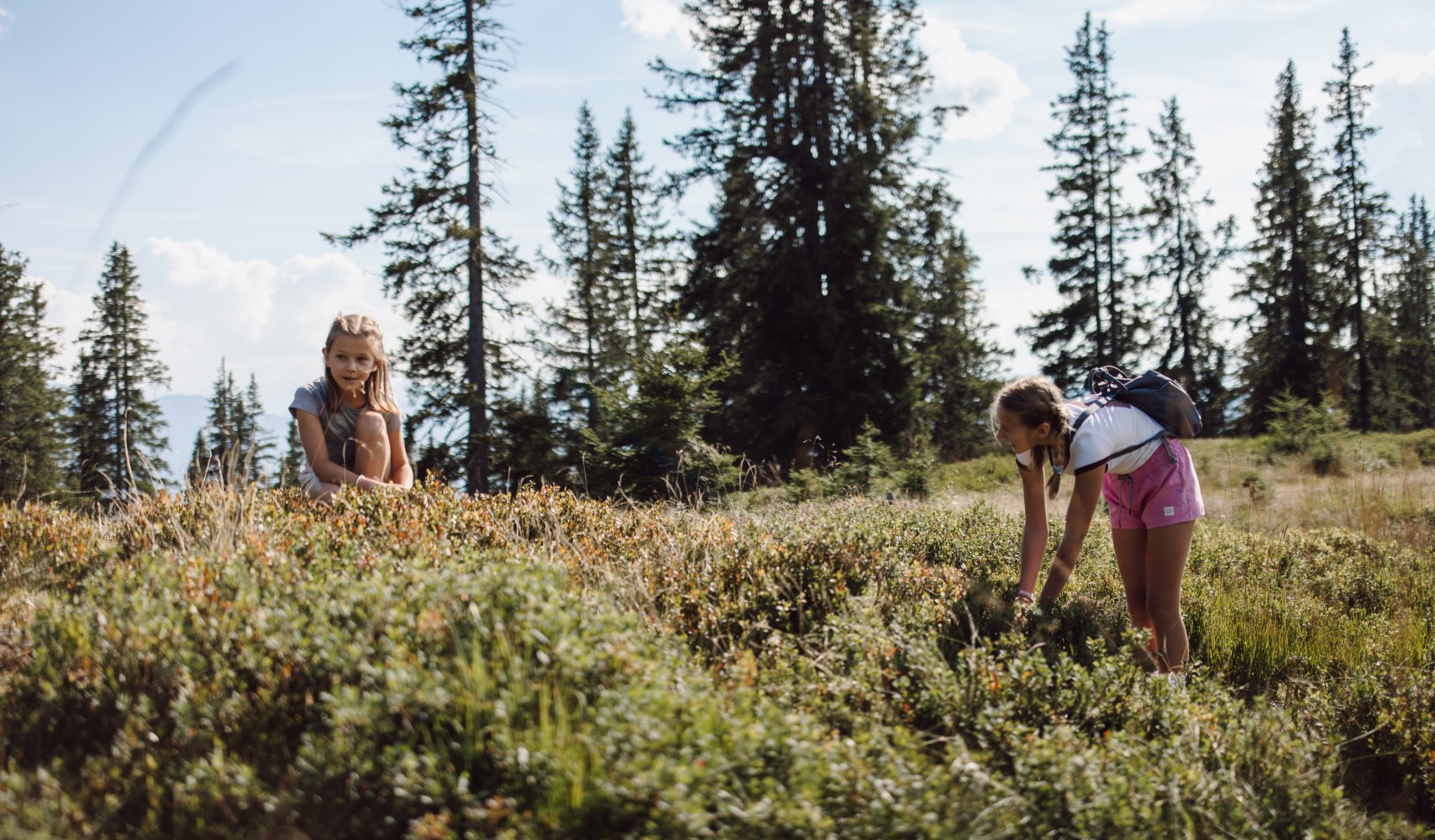 Kinder entdecken die Natur mit Freude