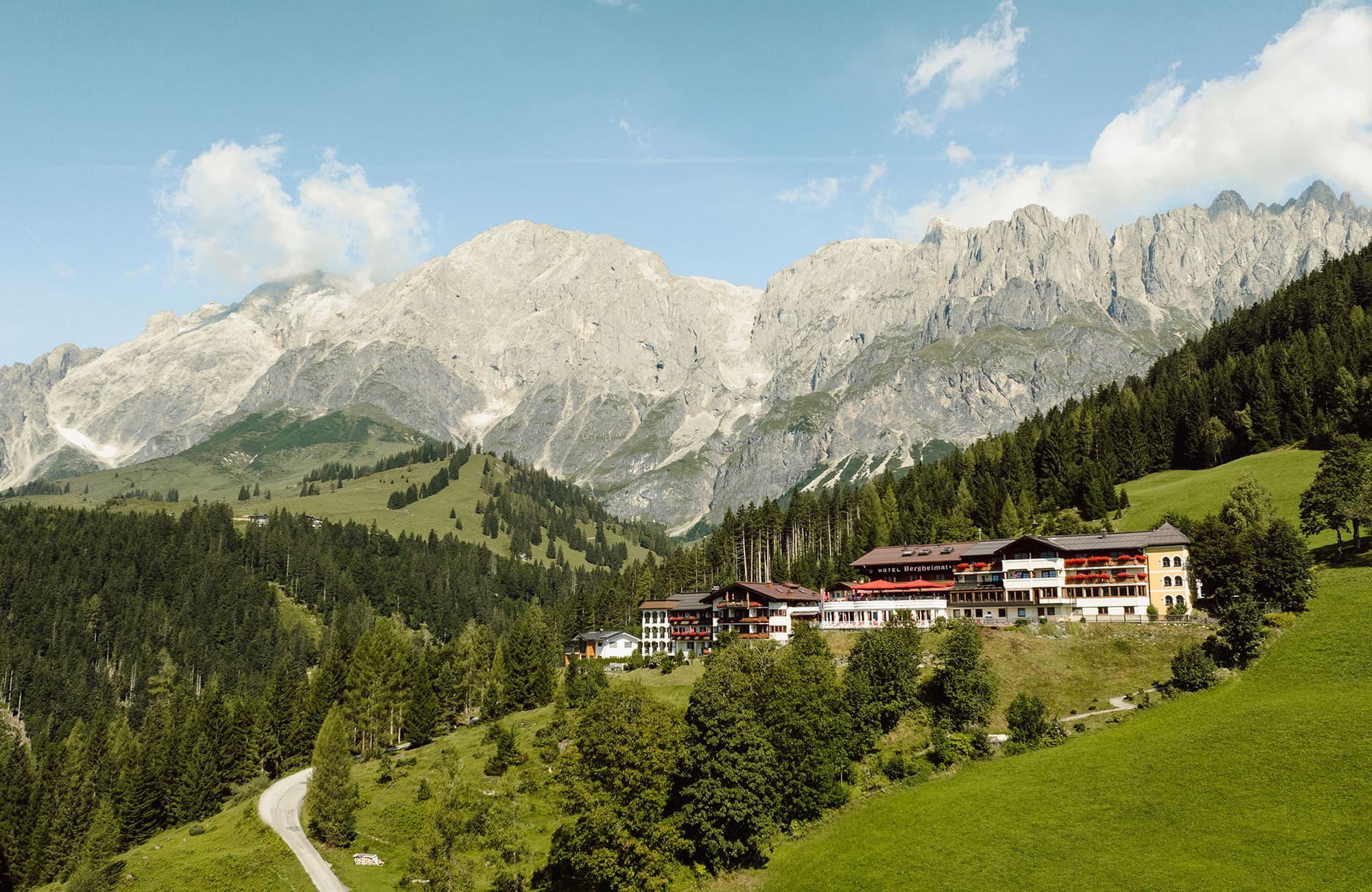 Drohnenaufnahme der Bergheimat in Mühlbach