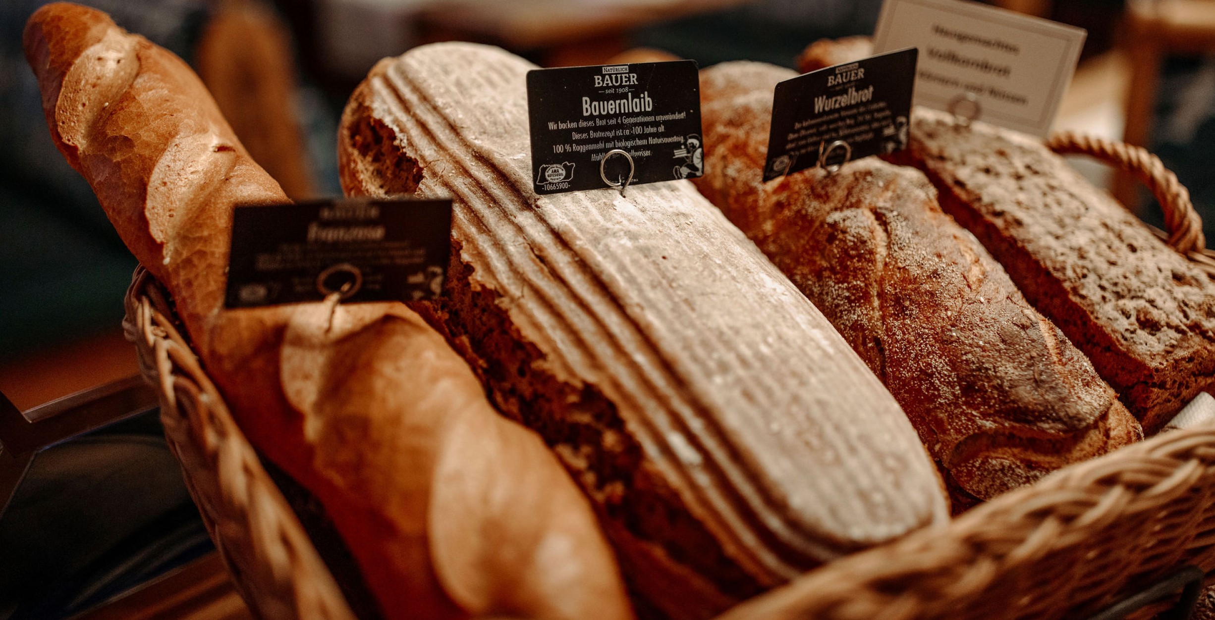 Frisches Brot von der Bäckerei Bauer
