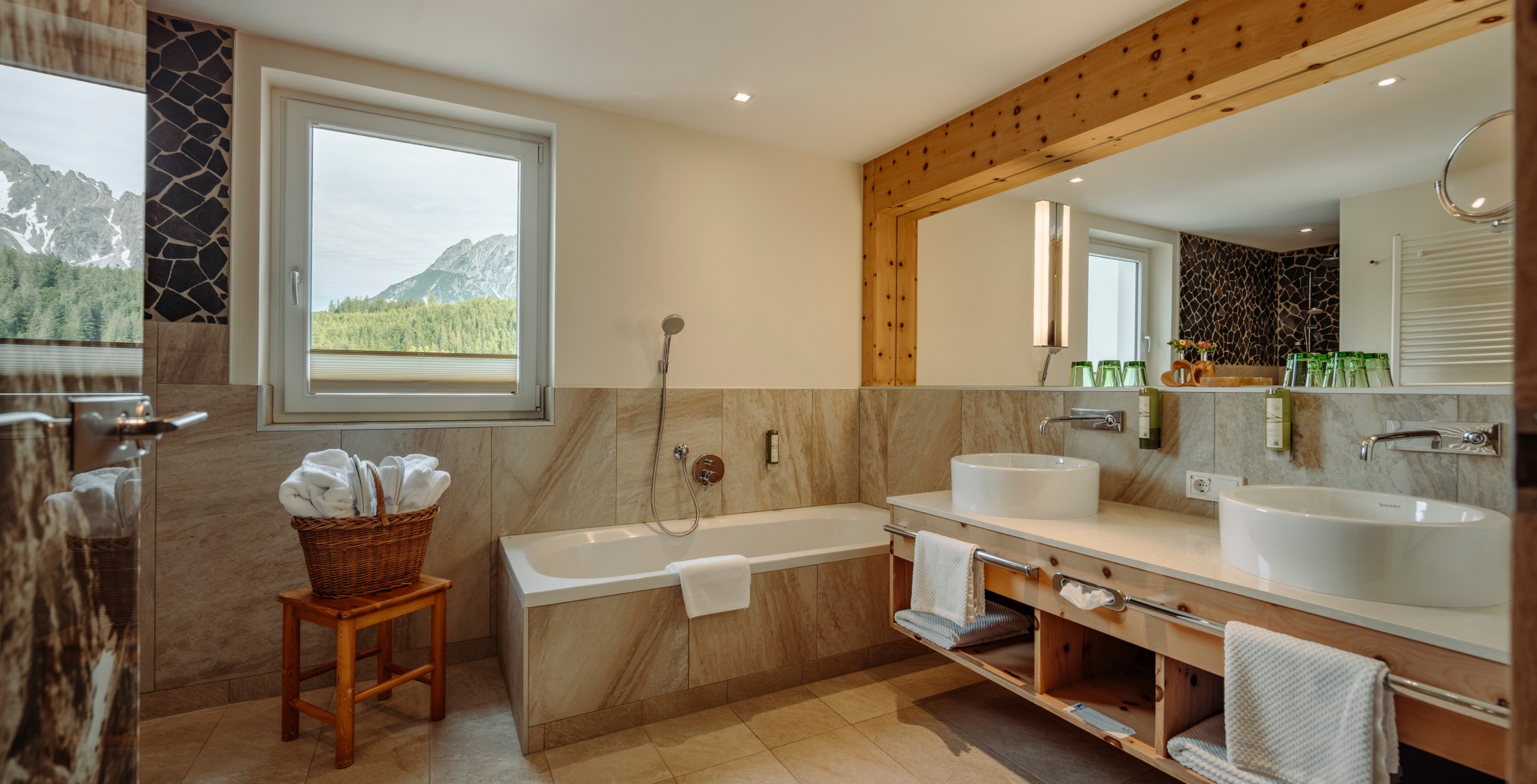 Badezimmer lichtdurchflutet