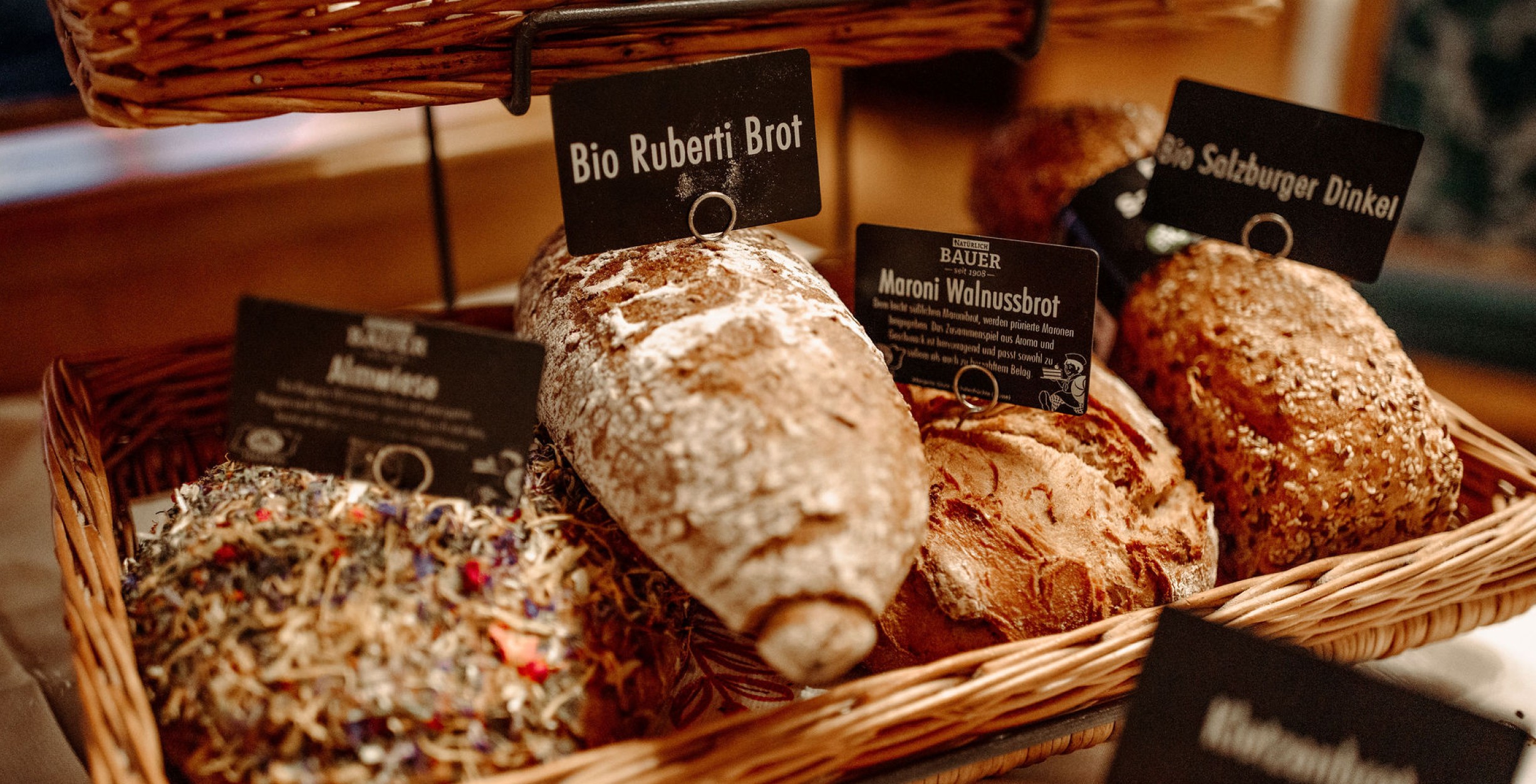 Frisches Brot von der Bäckerei Bauer
